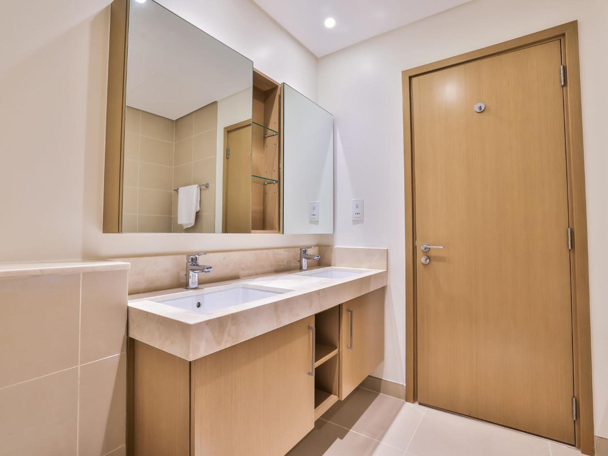 Luxurious Apartments Dubai Marina Views Pool Gym By Sojo Stay Kültér fotó